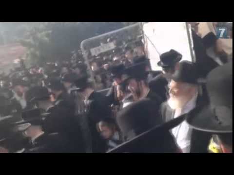 Funeral of Seret-Vizhnitz Rebbe (Haifa)