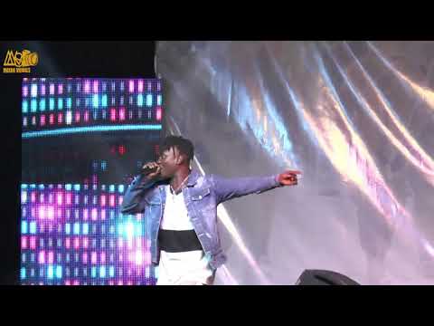 CHOCHA STAR KWENYE JUKWAA MOJA NA MASTAA KIBAO/ ATAMBULISHA NGOMA MPYA/ MASHABIKI WAPAGAWA