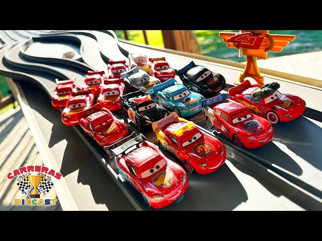 Vídeo relacionado con Disney Pixar Cars Lightning McQueen 95 - Retrato de Cars Sudadera con Capucha