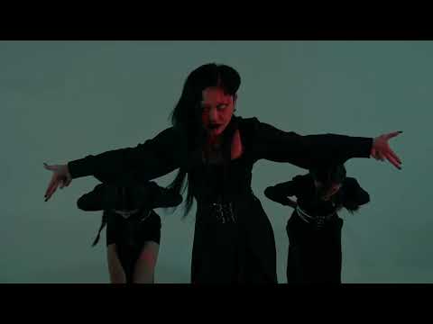 Aya Sato’s presents “MONSTRO”