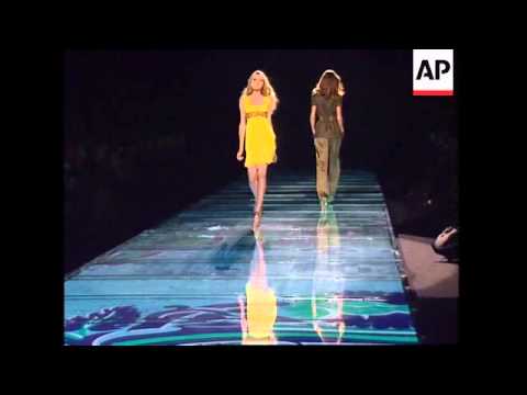 Versace presents a colourful and glamorous for Spring/Summer 2008