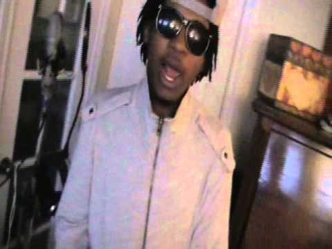 Young Fantom - Shout out (Mixtape Young Nigga Shit Coming Soon)