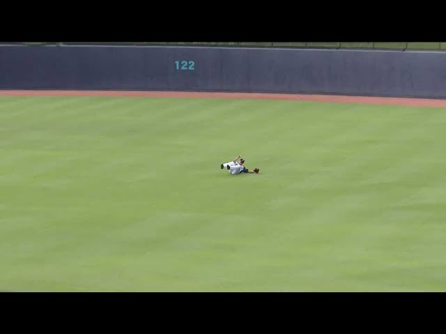 【ファーム】今日は外野陣が好守連発!! ファイターズ・片岡が華麗なスライディングキャッチ!! 2021/8/21 F-L(ファーム)