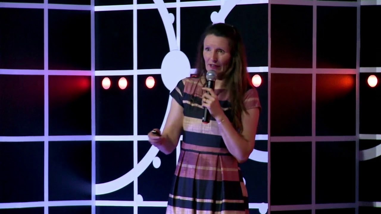 O que é vida sem afetividade? | Helga Loos Sant'Ana | TEDxUFPR