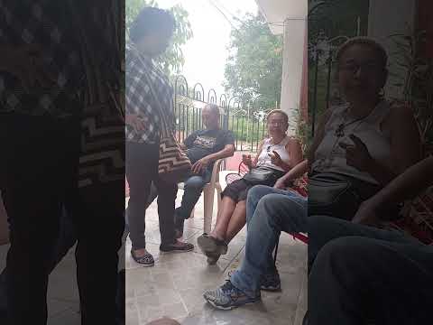 Conversando en familia con el primo carlos en campo de la cruz atlántico colombia 