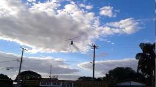 preview picture of video 'Helicóptero pousando em Petrolina De Goiás (part1)'