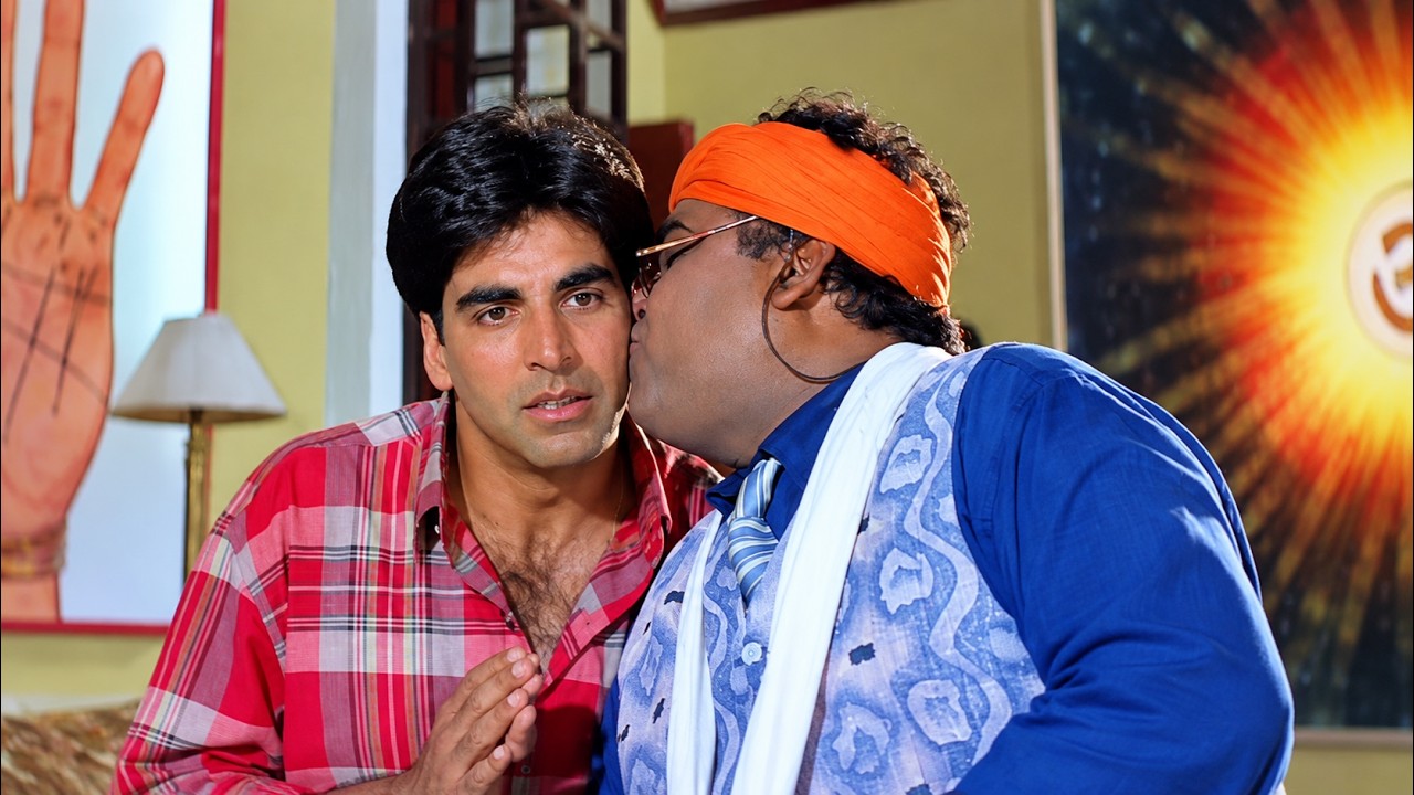 गुरु दक्षिणा के नाम पर अक्षय कुमार को मिली Kiss | Akshay Kumar Comedy Sc