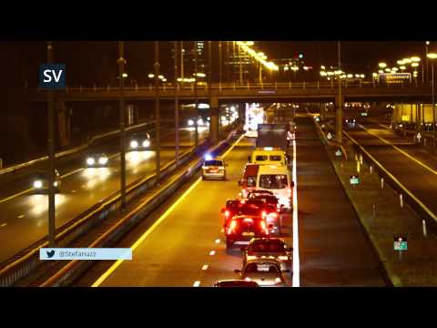 Ongeval A28 Hattem - politie en ambulance met PRIO 1 naar ongeval - ©StefanVerkerk.nl