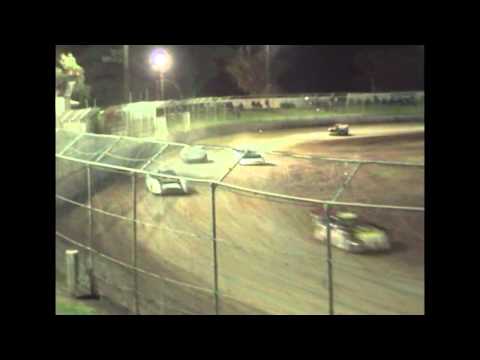 Super Sedans - Heat 5 - Queensland Series (Round 02) - Charlton Raceway -  05.11.11