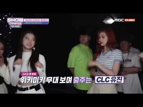 CLC Yujin and Doyeon of Weki Meki  Interaction  of the Show Champion