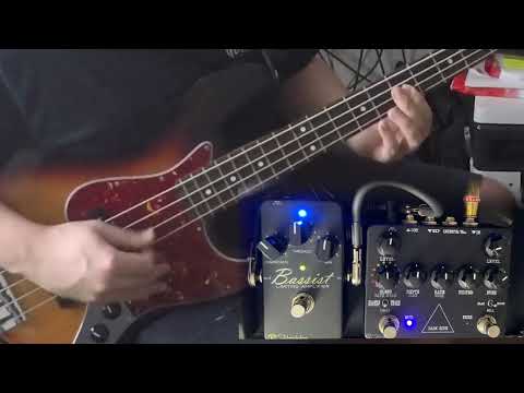 Keeley Dark Side Pedal meets Fender J Bass