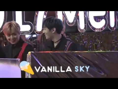 Wanna One Park JiHoon & Yoon Jisung reaction to Red Velvet Red Flavor @ Melon Music Awards 2017