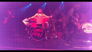 Tyler Bryant and the Shakedown - Last one leaving - Live in Bristol
