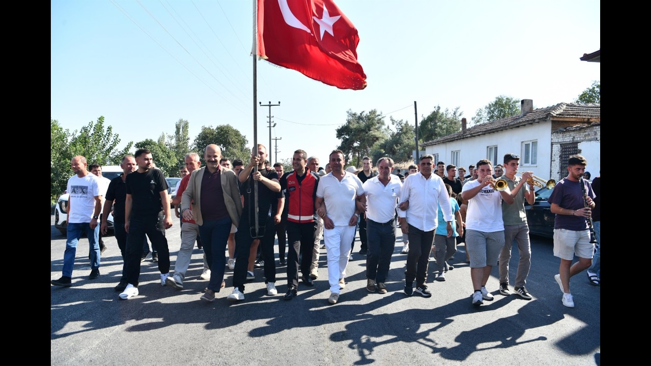 İvrindi’de Ahmet Akın’a Davullu Zurnalı Karşılama