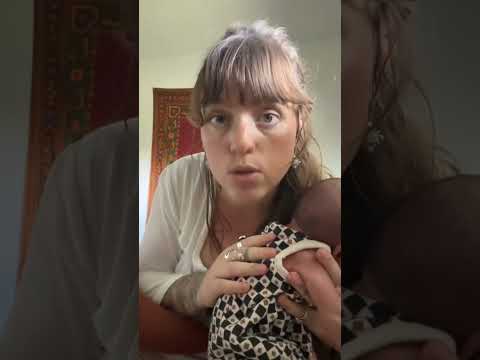 My foolproof burp method. Does it work for you? 🤔 #momhacks #newborn #babyhealth #newborntips #mom