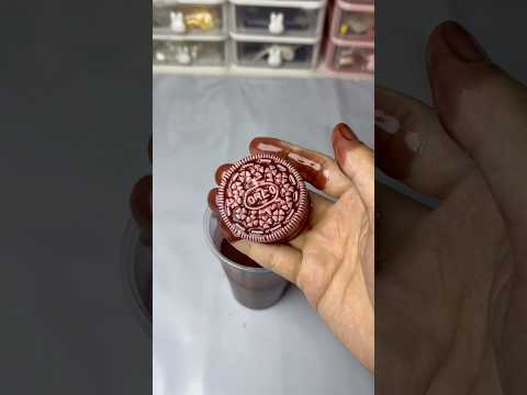 Chocolate sauce oreo #satisfying #smallbusiness #diy #oddlysatisfying #oreocake #diyprojects