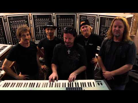 HOLA AMIGOS! ASIA Featuring John Payne gets ready to play Mexicali Prog