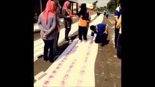 preview picture of video 'The Longest Palm Print Of Jalur Gemilang,  Malaysia Book Of Records Kolej Universiti Islam Perlis'