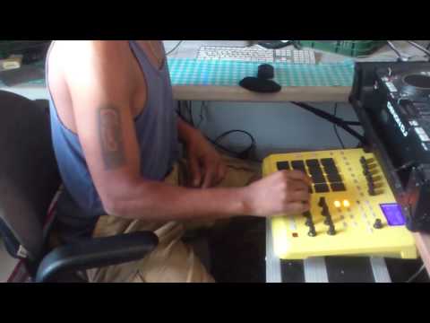 AKAI MPD 32 | Johnny Barrows | Beatz | MPC
