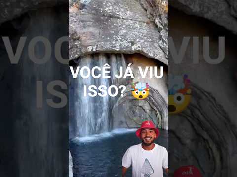 A cachoeira que esconde um caracol dentro da rocha! 😱