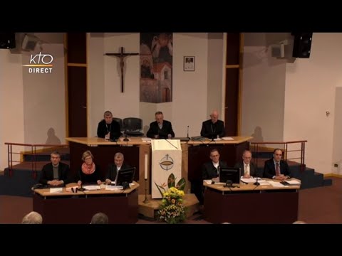 Séance de clôture de l’assemblée des évêques à Lourdes