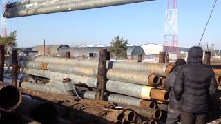Превью видео: Разгрузка б/у трубы | СтройГеоРесурс