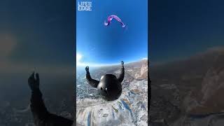 Download lagu Skydiver accidentally releases her Parachute #shorts mp3