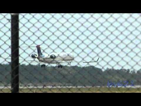 Delta CRJ-900 landing