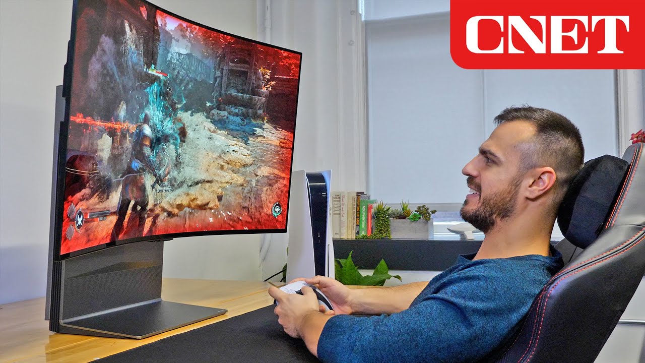 LG OLED Flex Hands-On: This Screen Bends on Demand (But It's Expensive!)