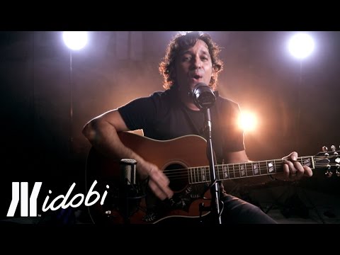 idobi Sessions: Thomas Ian Nicholas - 