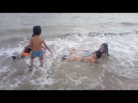 Babies enjoying with Cousins at Seashore Karachi #russianbeach #sea