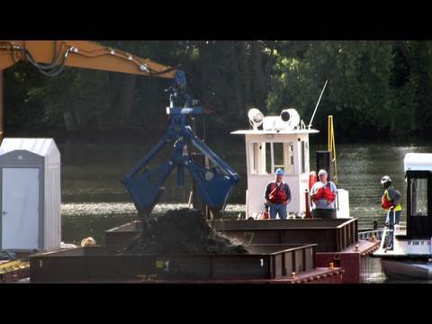 Dredging the Hudson River - A Benchmark 