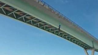 preview picture of video 'Bridge jumps - Pendulum'