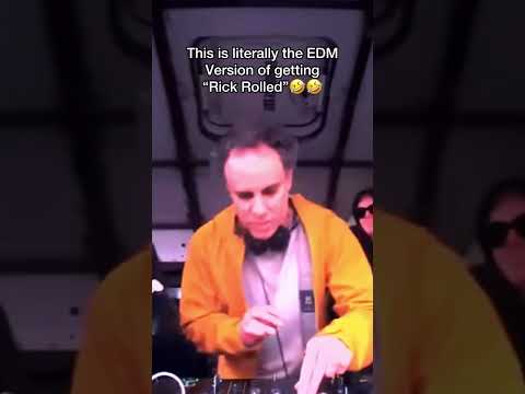 DJ rick rolls the whole Times Square 😱 #dj #fourtet #rickroll #shorts #fails #skrillex #fredagain