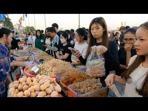 Everything You Must Eat & See: Phnom Penh Riverside & Chaktomuk Walk Street 2026