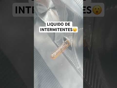 El único COCHE CON LIQUIDO DE INTERMITENTES