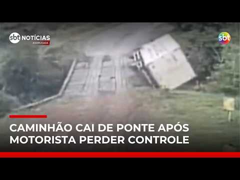 Caminhão cai de ponte após motorista perder o controle no Rio Grande do Sul | #SBTNotícias