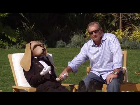 Modern Family 1x12 - Barkley, the dog butler