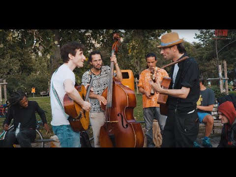 Berlin Street Jam Session ♫ Guitar ♫ Cello ♫