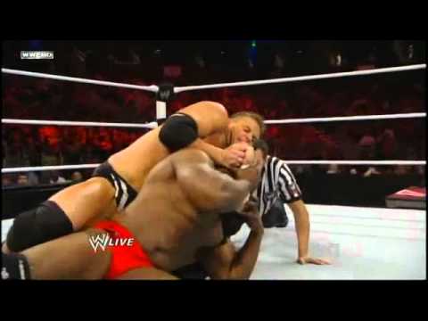 Ezekiel Jackson vs Alex Riley en Latino