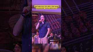 Download lagu Bassist ADA Band manggung tanpa main bass mp3