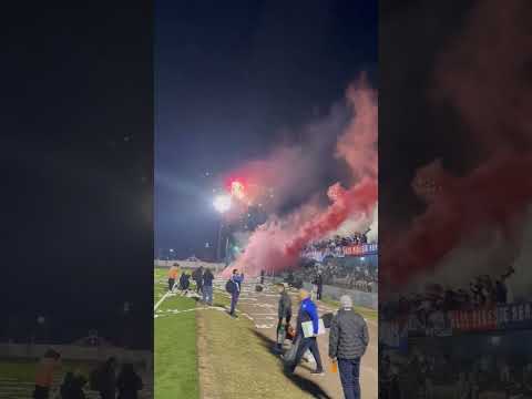 "La Banda del Parque - Nacional copando Minas vs Huracán FC" Barra: La Banda del Parque &bull; Club: Nacional