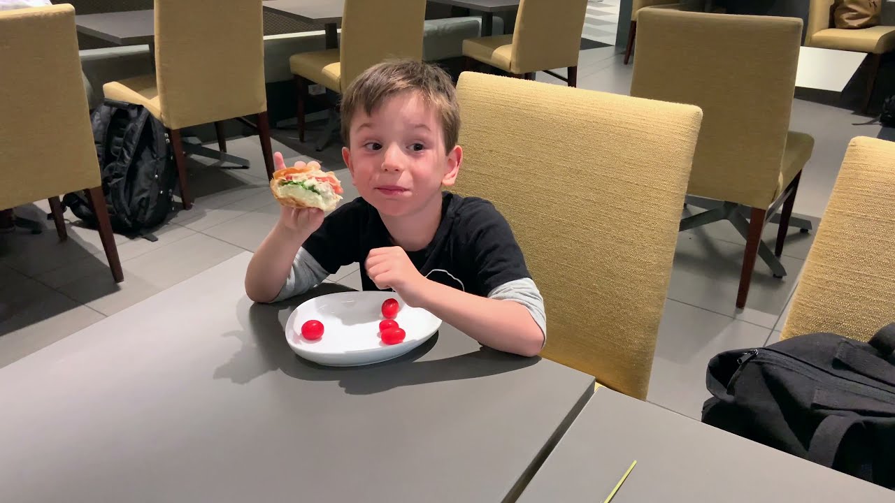 American Airlines Admirals Club thumbnail