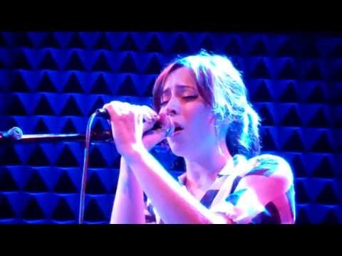 Cristin Milioti- "Leave"