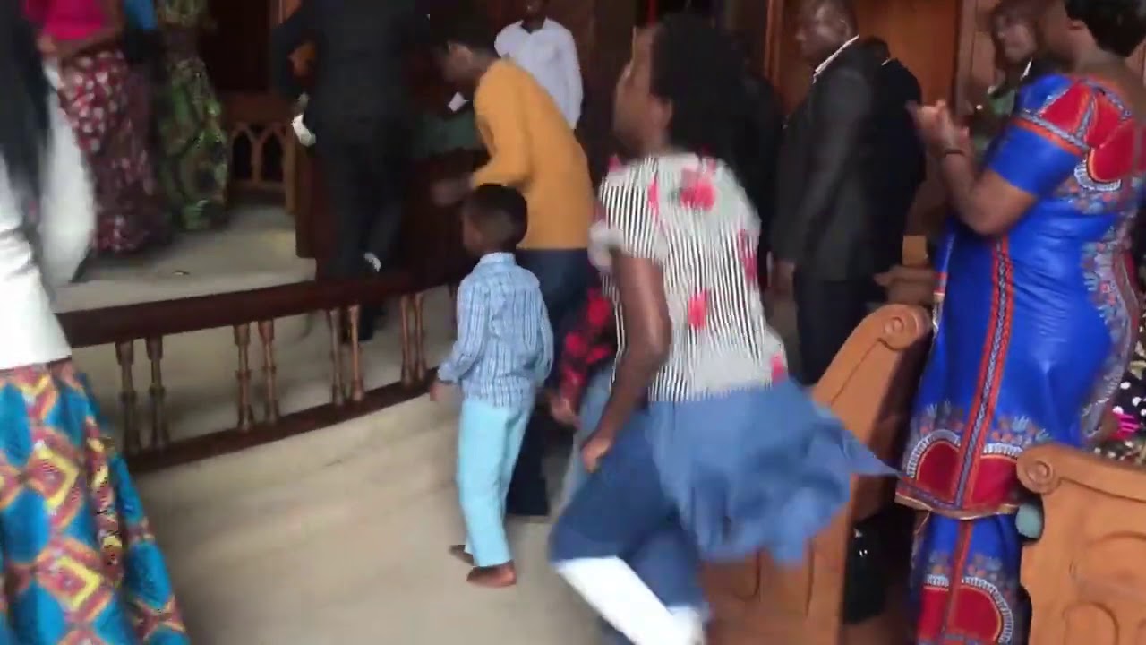 Indirimbo (chorus) iri kubica bigacika kuri whatsapp