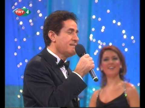 GÜLÜ SUSUZ SENİ AŞKSIZ BIRAKMAM - Zekai Tunca