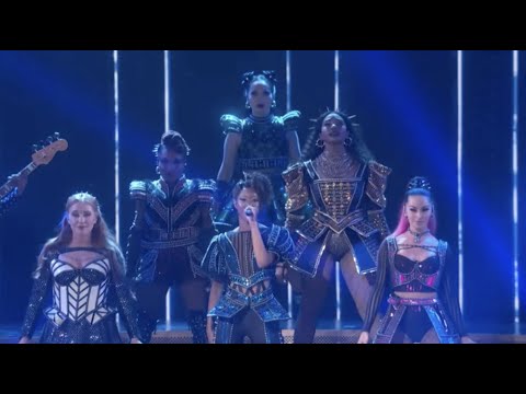 SIX Cast performing 'Ex-Wives' live