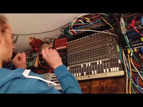 Acidcore analogique // live // Louis Serieusement