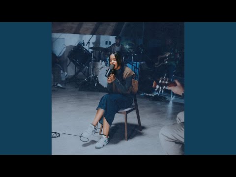 Él Está Ahí (Acústico)