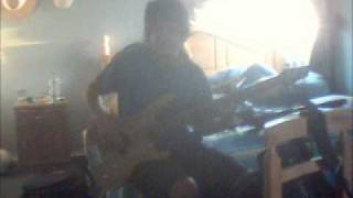 Video thumbnail for Prueba Washburn XB-105 by Seba Yanez